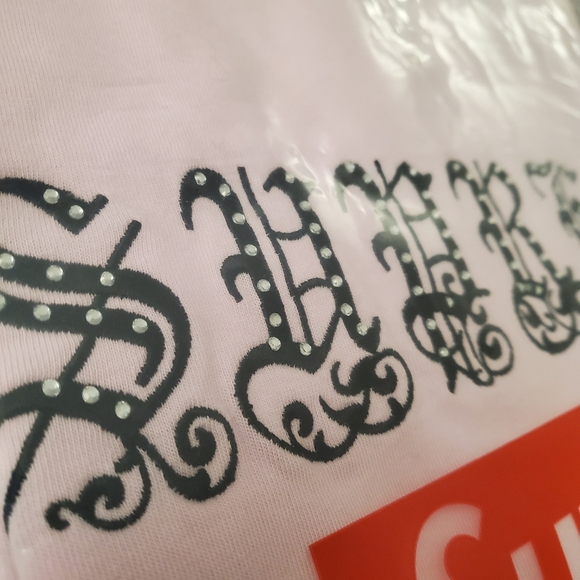 Supreme Old English Rhinestone Light Pink S/S Top - Picture 6 of 7